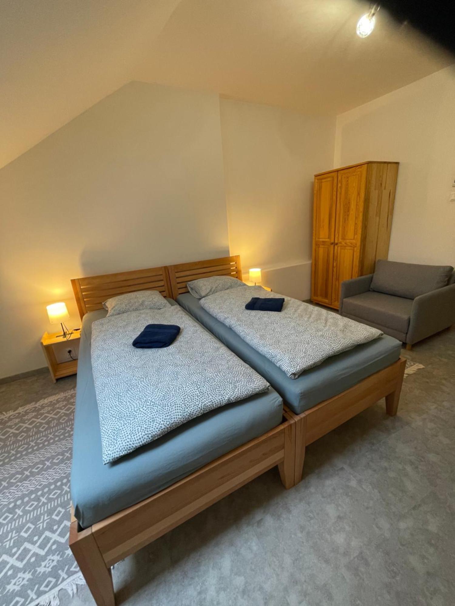 Zu Hause Guest House Vrbov Bilik gambar